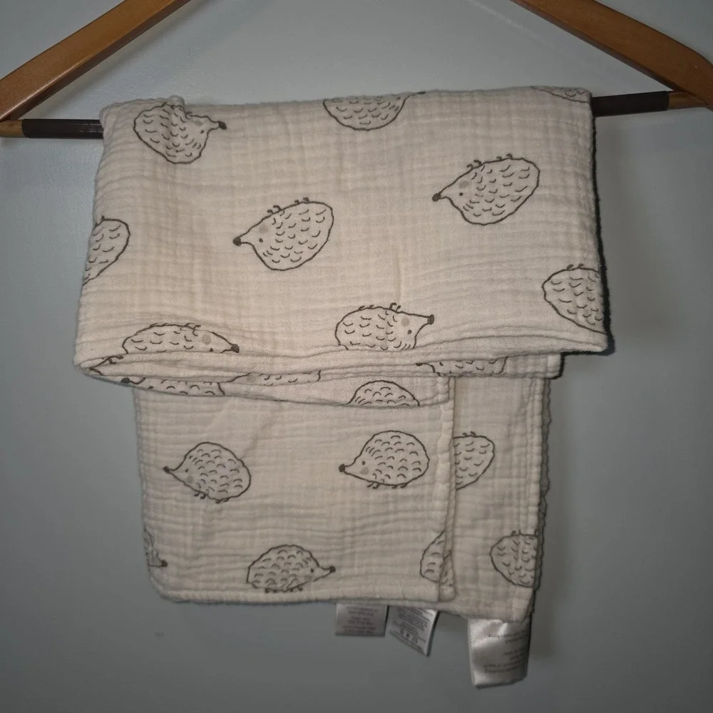 Swaddle Designs Baby Musslin Hedgehog Swaddle  Blanket White‎ Gray Cotton 40x43